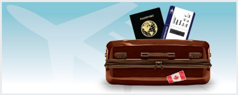 Passeport et carte d'embarquement avec valise – prêt pour le voyage au Canada avec une AVE valide
